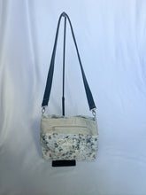 Load image into Gallery viewer, Kaitlyn Crossbody Flowers