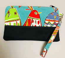 Load image into Gallery viewer, Bird Wristlet
