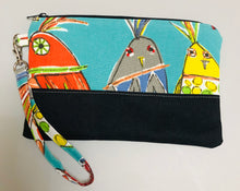 Load image into Gallery viewer, Bird Wristlet
