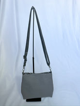 Load image into Gallery viewer, Kaitlyn Crossbody 2 Gray Geometric
