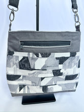 Load image into Gallery viewer, Kaitlyn Crossbody 2 Gray Geometric
