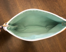 Load image into Gallery viewer, Flower Wristlet
