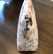 Load image into Gallery viewer, Flower Toiletries Bag
